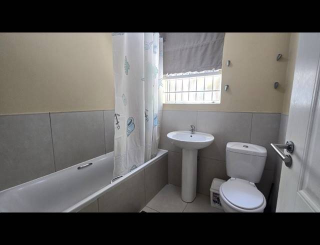 2 BEDROOM FLAT FOR SALE IN PADFIELD PARK